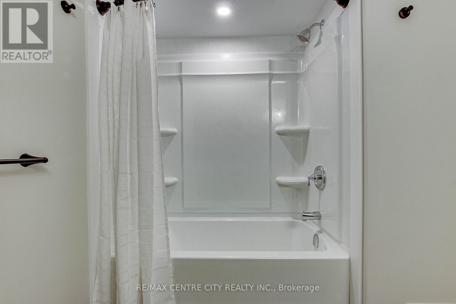 Lower - 329 Smith Street, Central Elgin, Ontario  N5L 1C6 - Photo 12 - X12056355