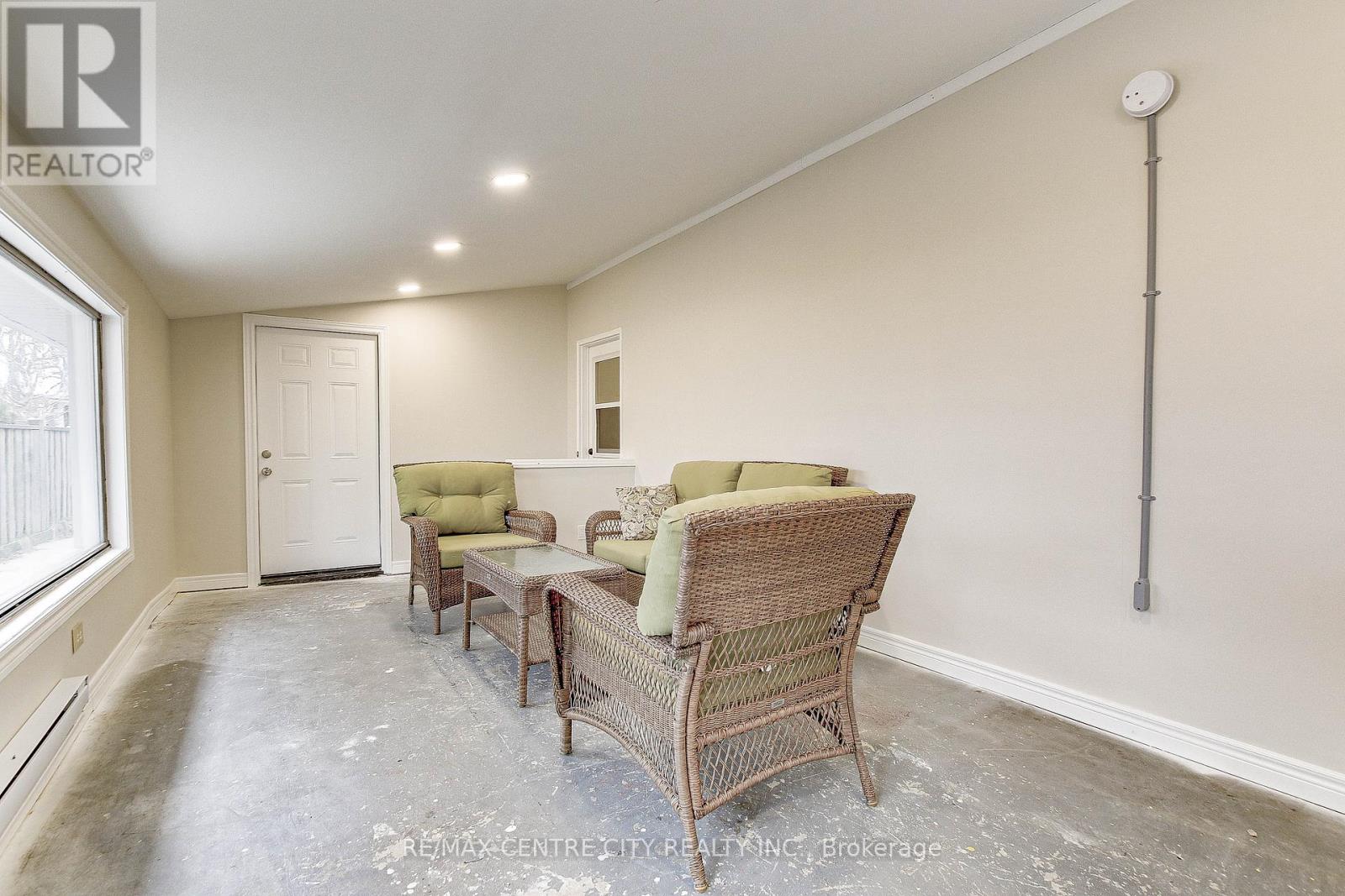 Lower - 329 Smith Street, Central Elgin, Ontario  N5L 1C6 - Photo 14 - X12056355