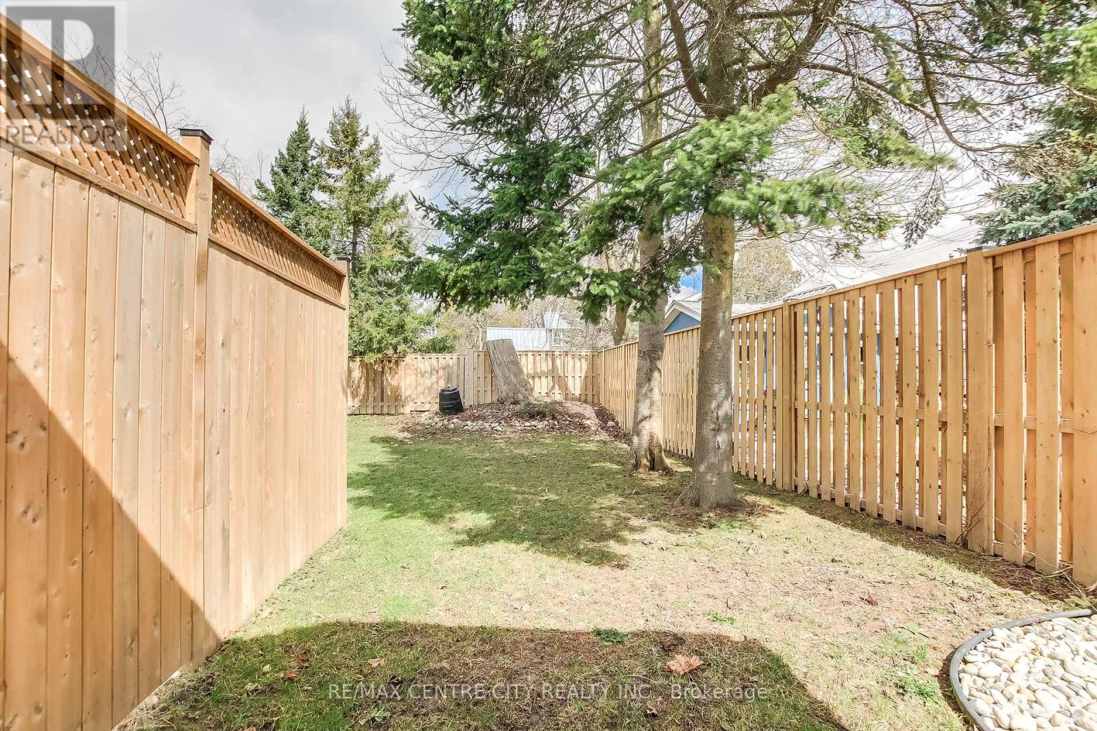 Lower - 329 Smith Street, Central Elgin, Ontario  N5L 1C6 - Photo 15 - X12056355