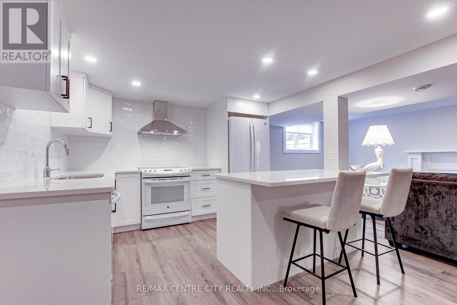 Lower - 329 Smith Street, Central Elgin, Ontario  N5L 1C6 - Photo 5 - X12056355
