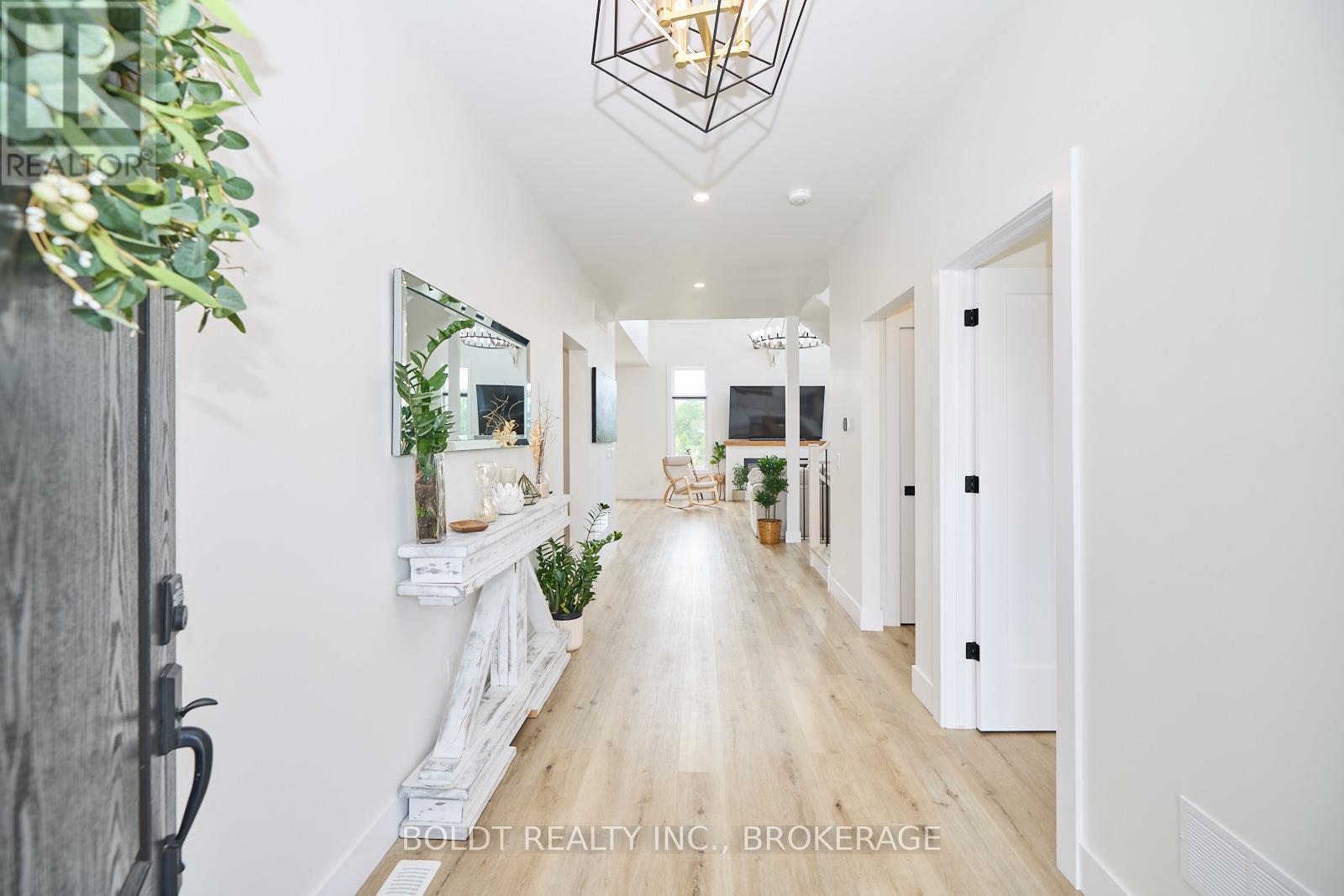 Property at 4286 VICTORIA AVENUE image 5
