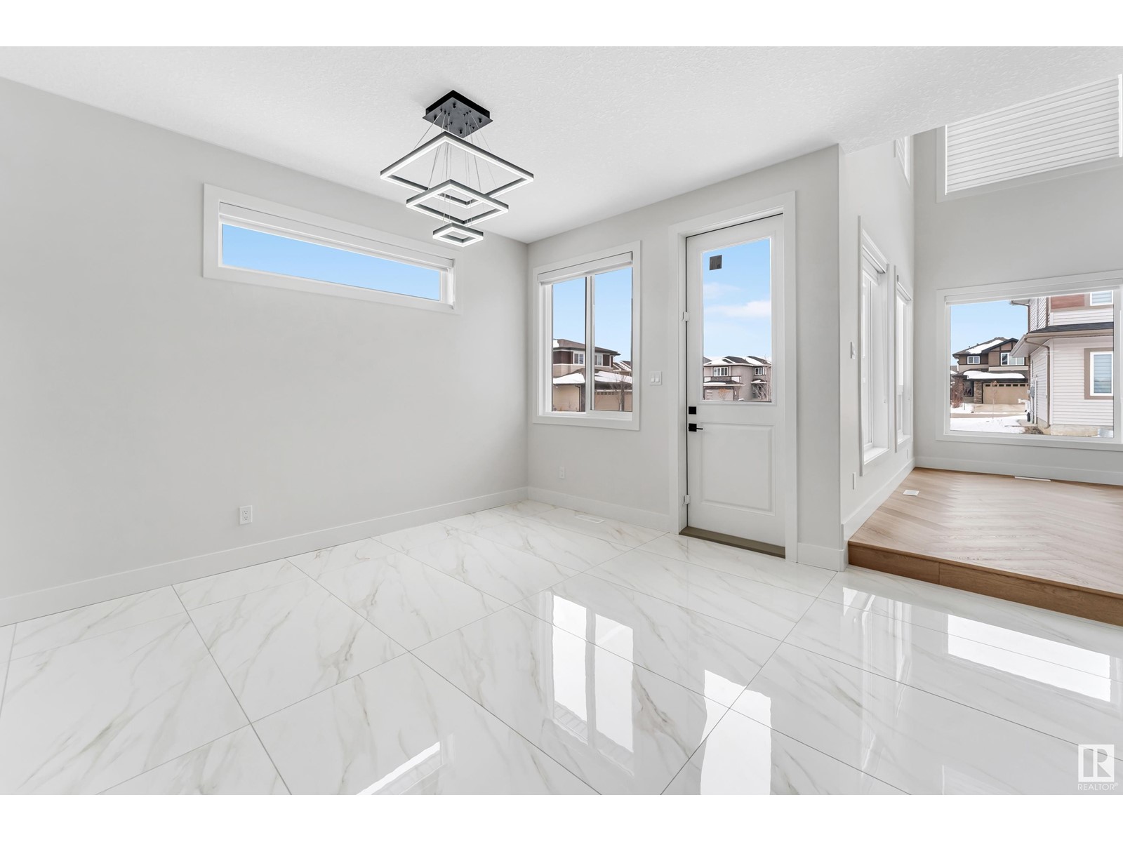 Property at 4000 44 AV image 3