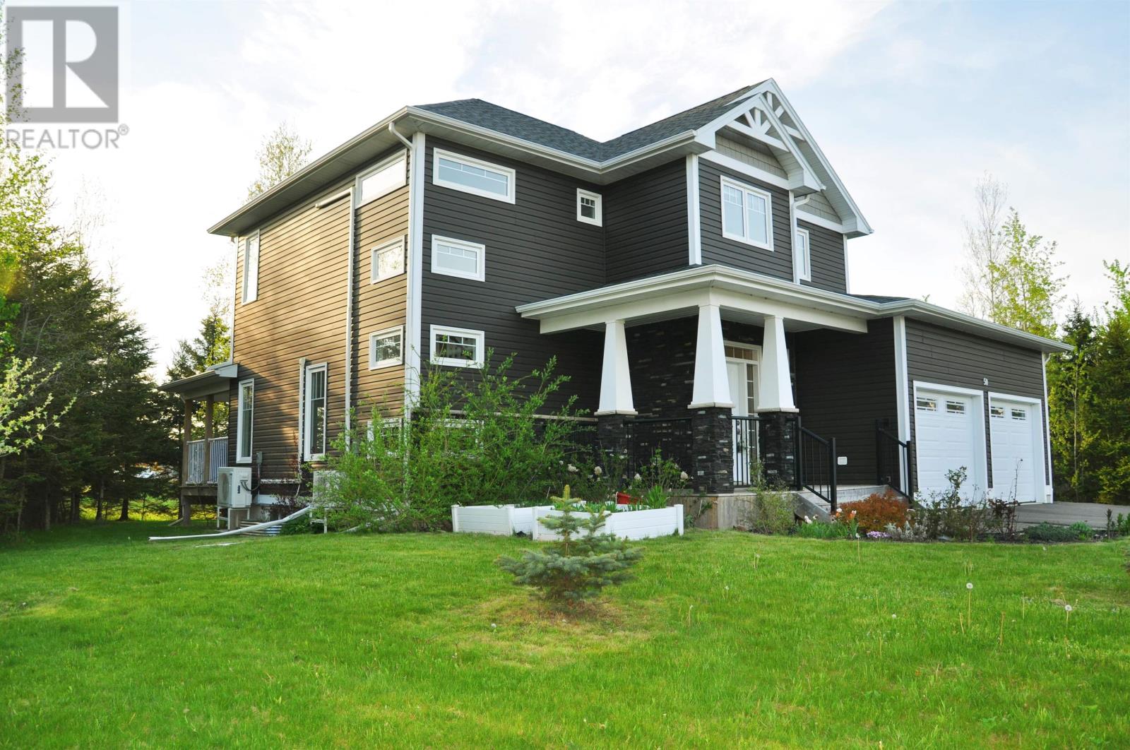 Property at 50 ENGLAND Circle image 3