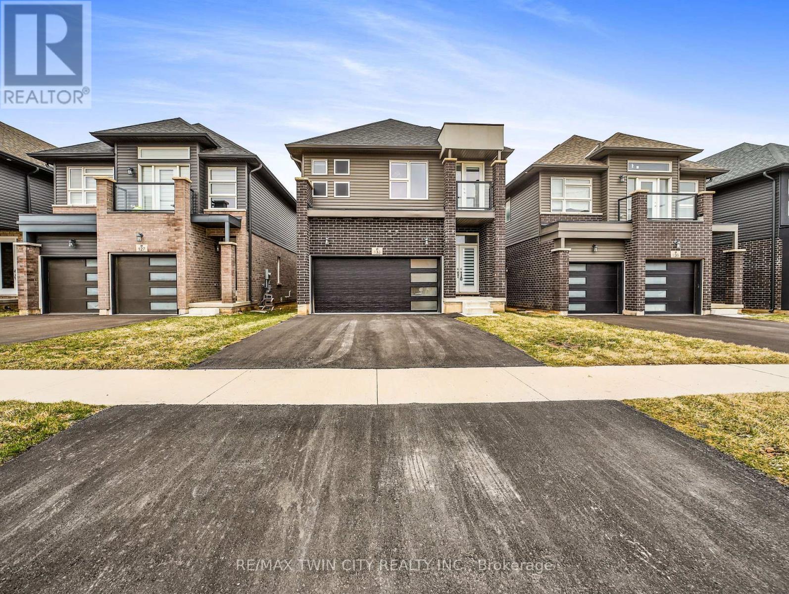 Property at 133 CAROLINE STREET image 2