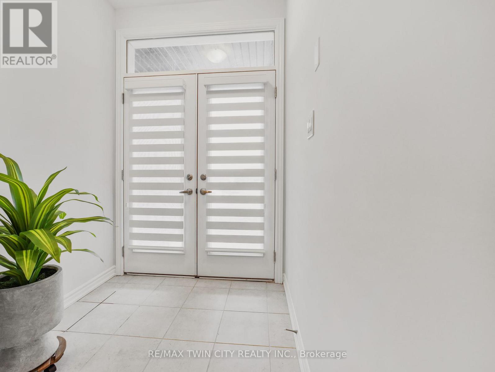 Property at 133 CAROLINE STREET image 3