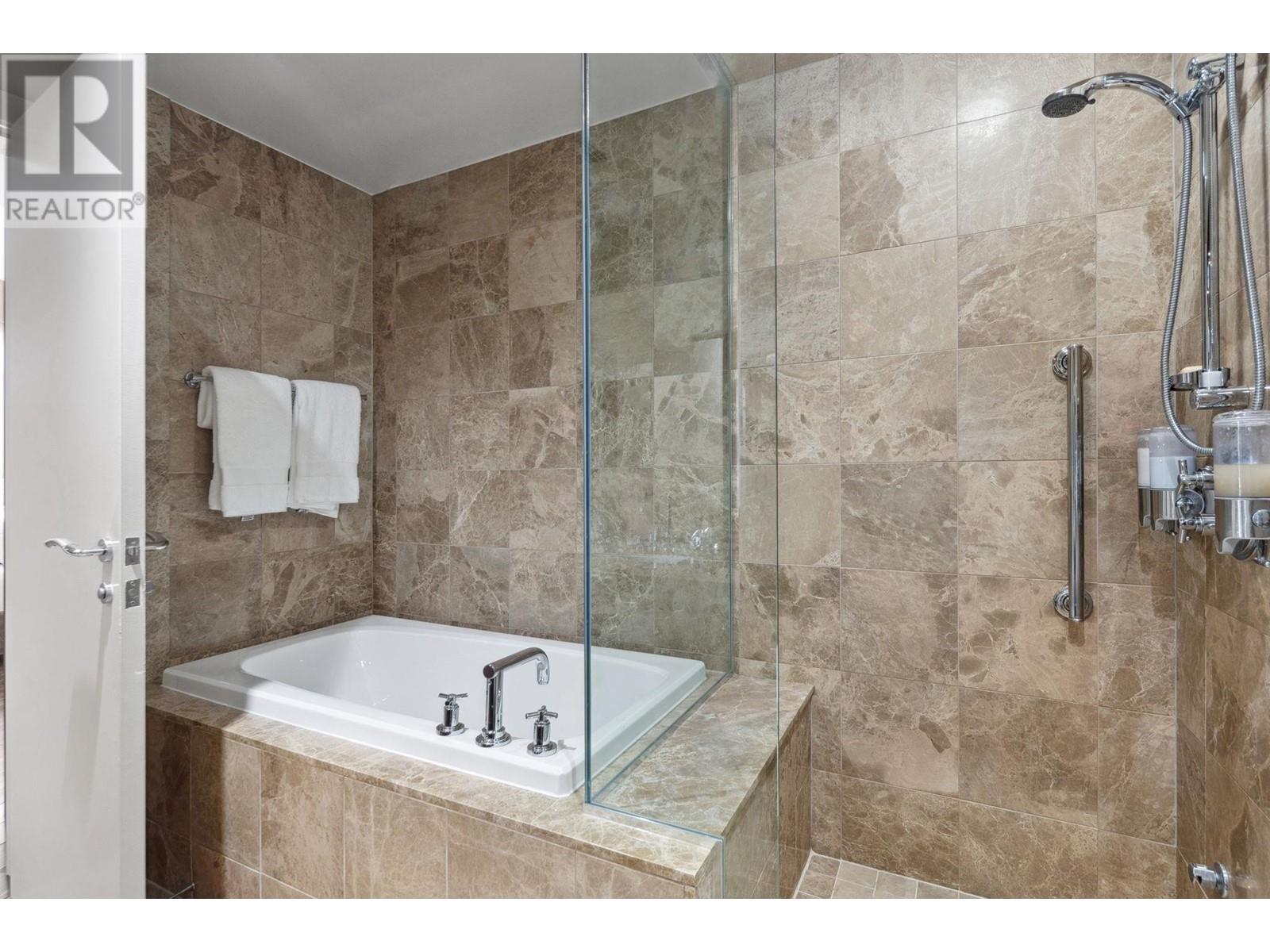 202 628 Kinghorne Mews, Vancouver, British Columbia  V6Z 3H6 - Photo 31 - R2984359