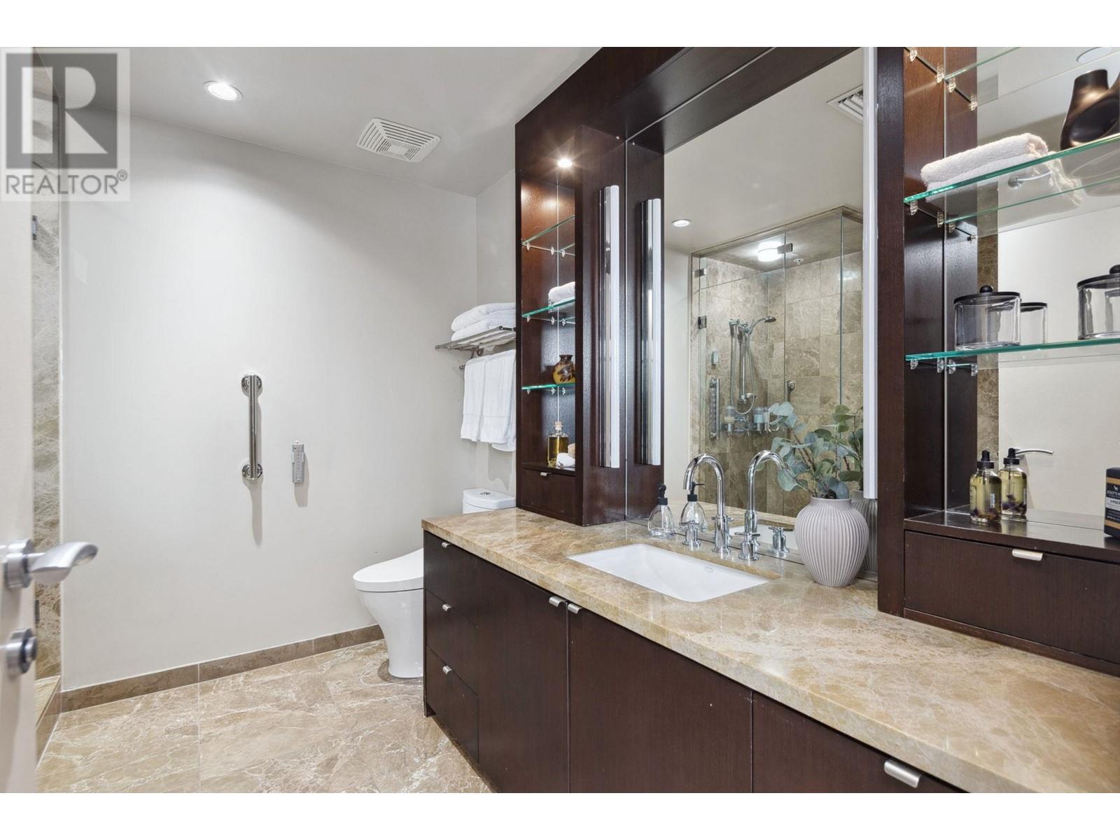 202 628 Kinghorne Mews, Vancouver, British Columbia  V6Z 3H6 - Photo 7 - R2984359