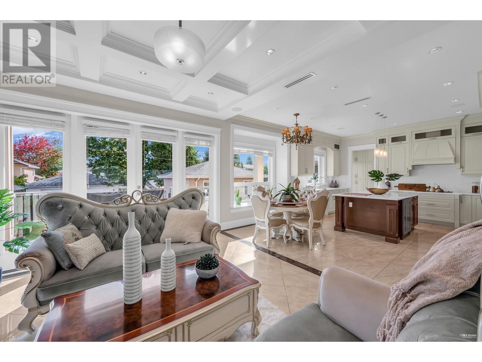 6680 Winch Street, Burnaby, British Columbia  V5B 2L6 - Photo 10 - R2985288