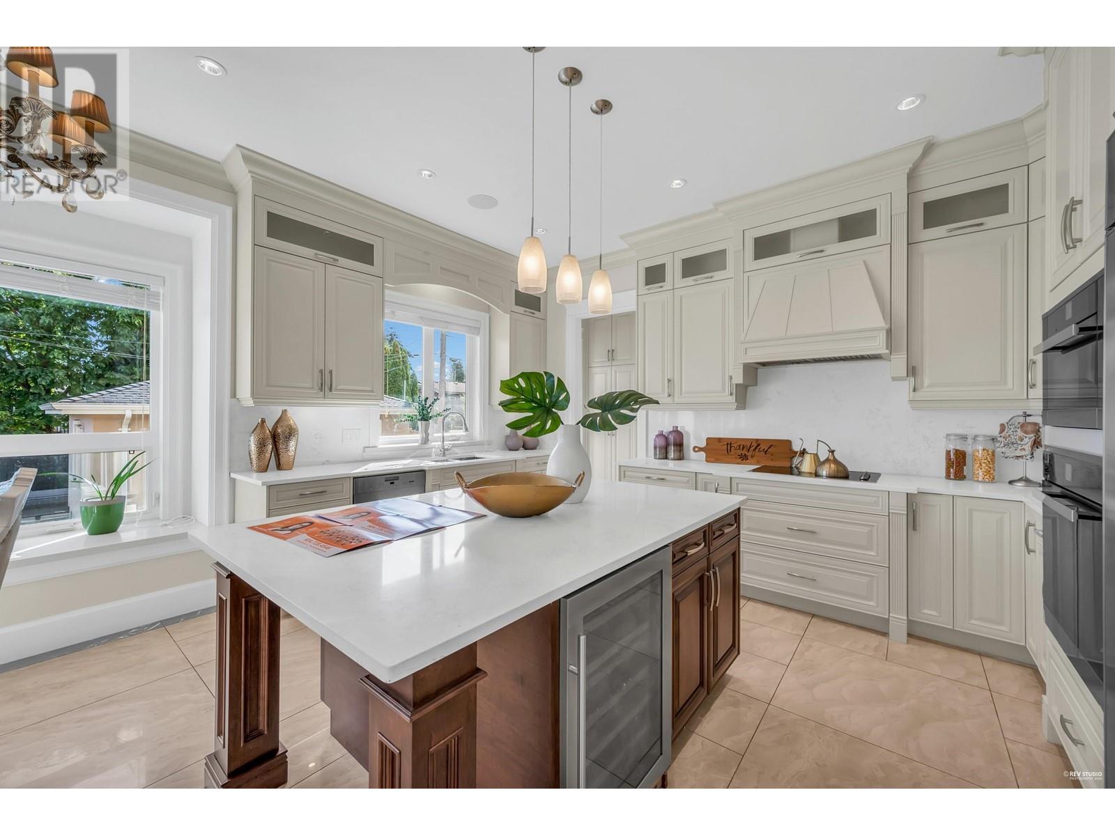 6680 Winch Street, Burnaby, British Columbia  V5B 2L6 - Photo 13 - R2985288