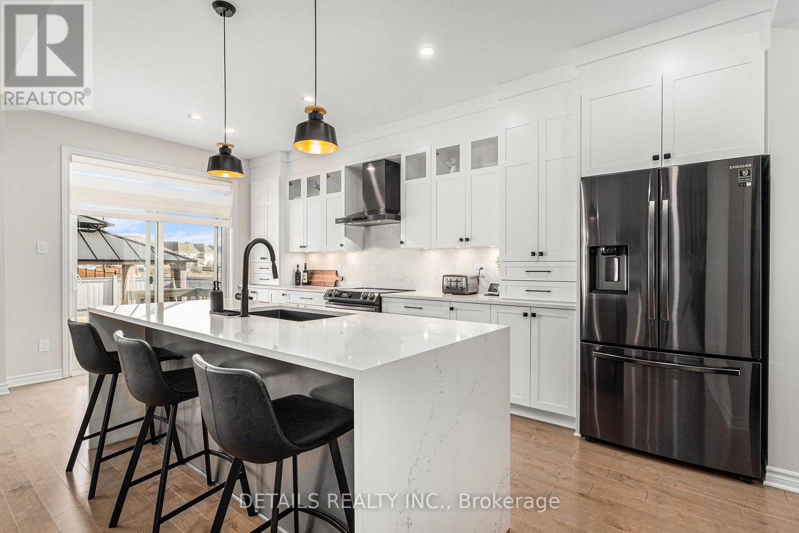 Property at 480 FAMILLE LAPORTE AVENUE image 2