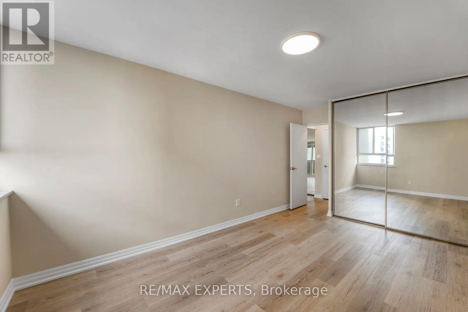 2718 - 1 Massey Square, Toronto (Crescent Town), Ontario  M4C 5L4 - Photo 11 - E12057686
