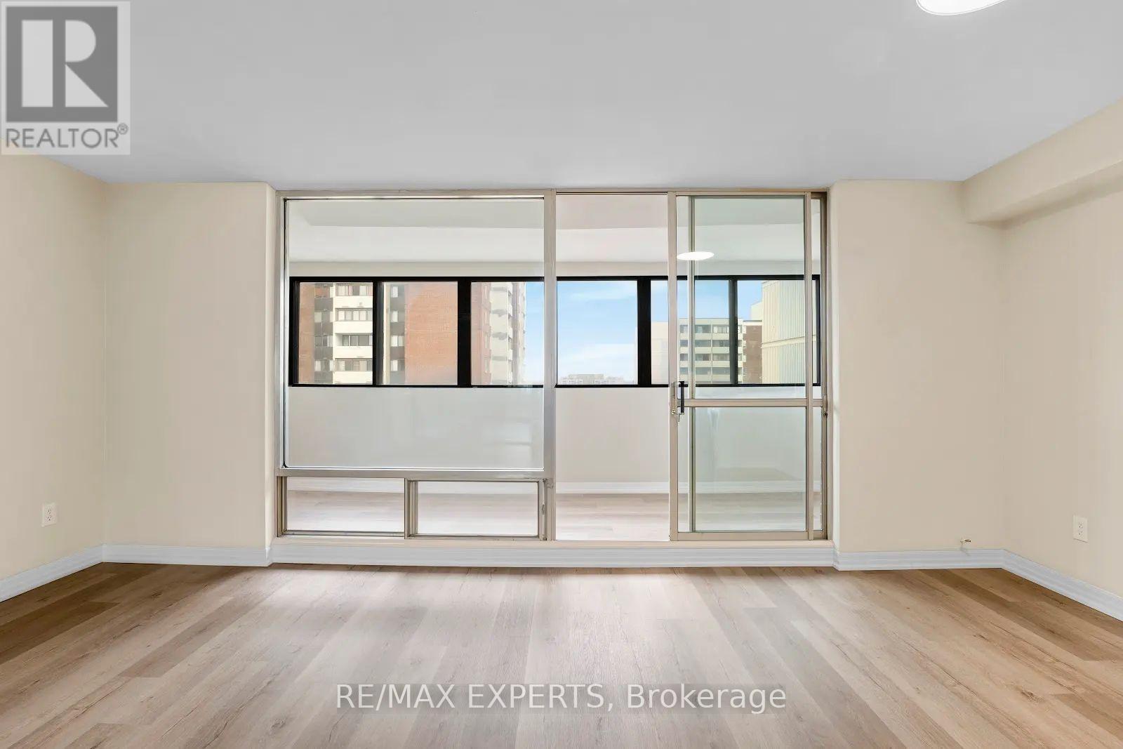 2718 - 1 Massey Square, Toronto (Crescent Town), Ontario  M4C 5L4 - Photo 13 - E12057686
