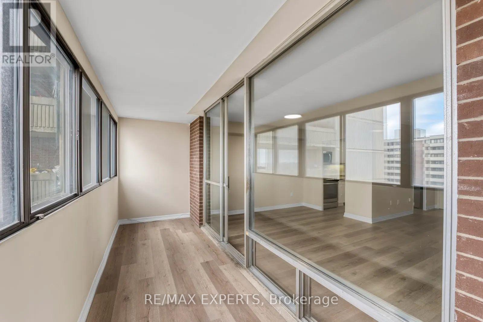 2718 - 1 Massey Square, Toronto (Crescent Town), Ontario  M4C 5L4 - Photo 14 - E12057686