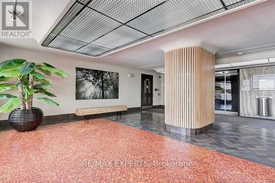 2718 - 1 Massey Square, Toronto (Crescent Town), Ontario  M4C 5L4 - Photo 15 - E12057686