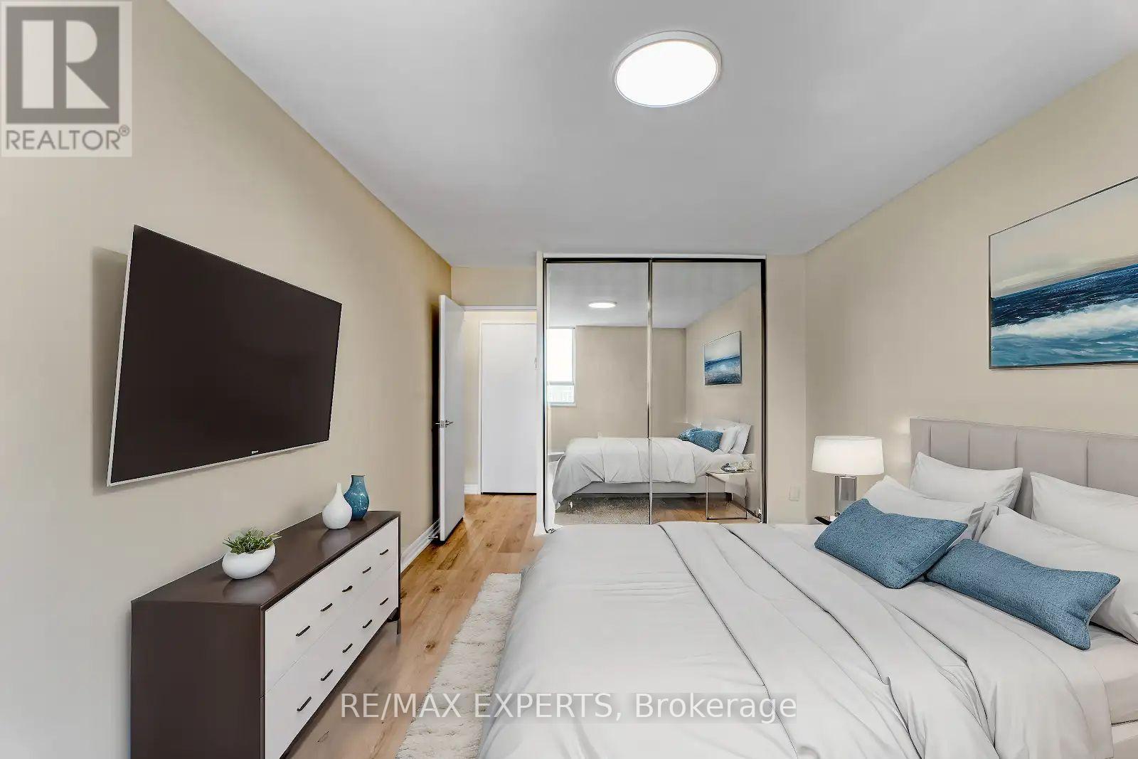 2718 - 1 Massey Square, Toronto (Crescent Town), Ontario  M4C 5L4 - Photo 5 - E12057686