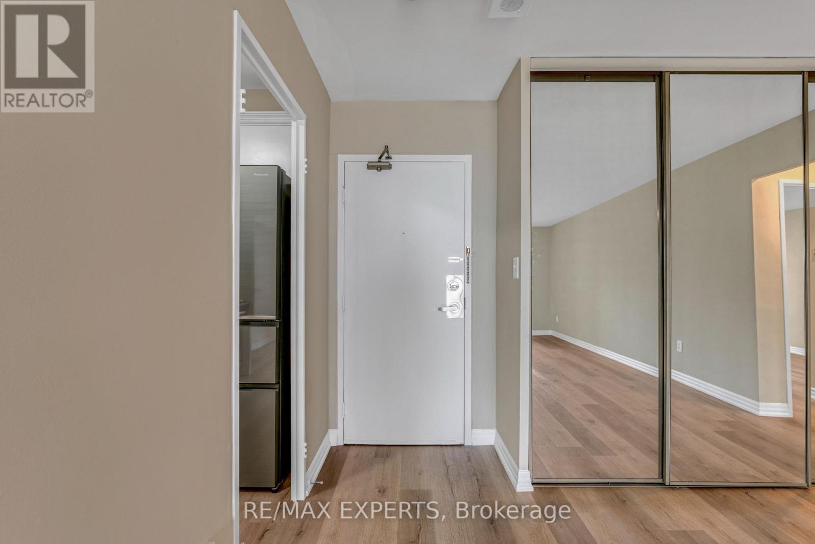 2718 - 1 Massey Square, Toronto (Crescent Town), Ontario  M4C 5L4 - Photo 6 - E12057686