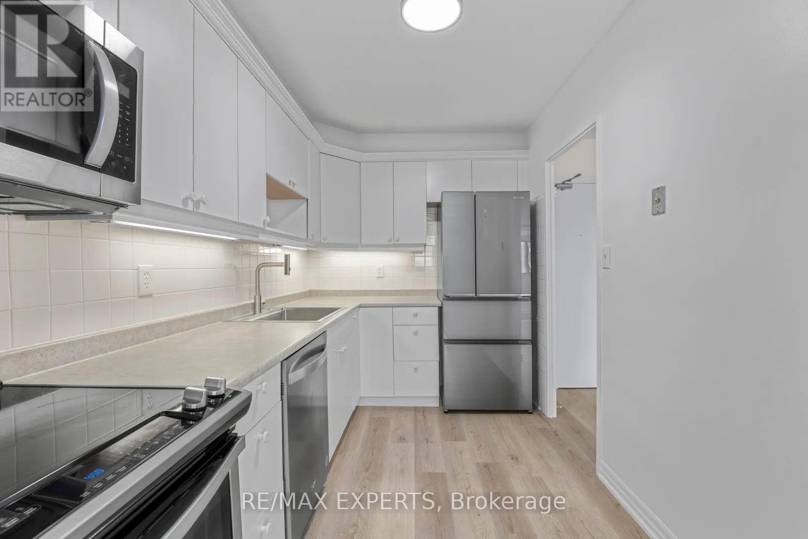 2718 - 1 Massey Square, Toronto (Crescent Town), Ontario  M4C 5L4 - Photo 7 - E12057686