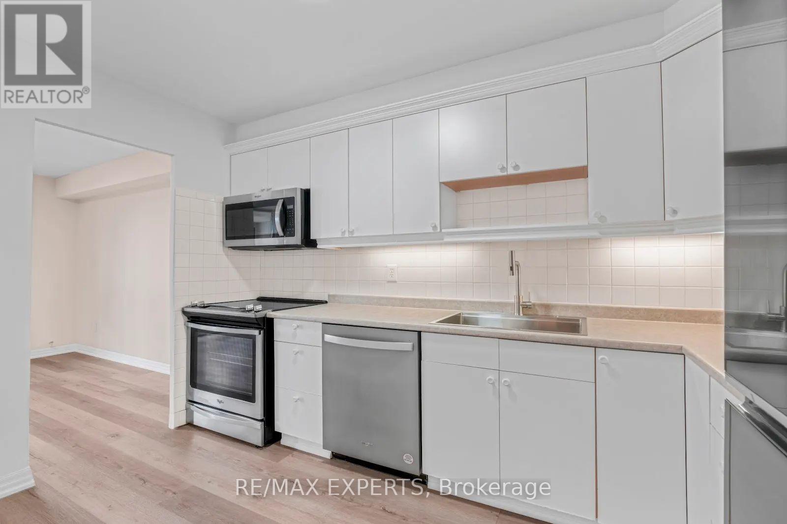 2718 - 1 Massey Square, Toronto (Crescent Town), Ontario  M4C 5L4 - Photo 8 - E12057686