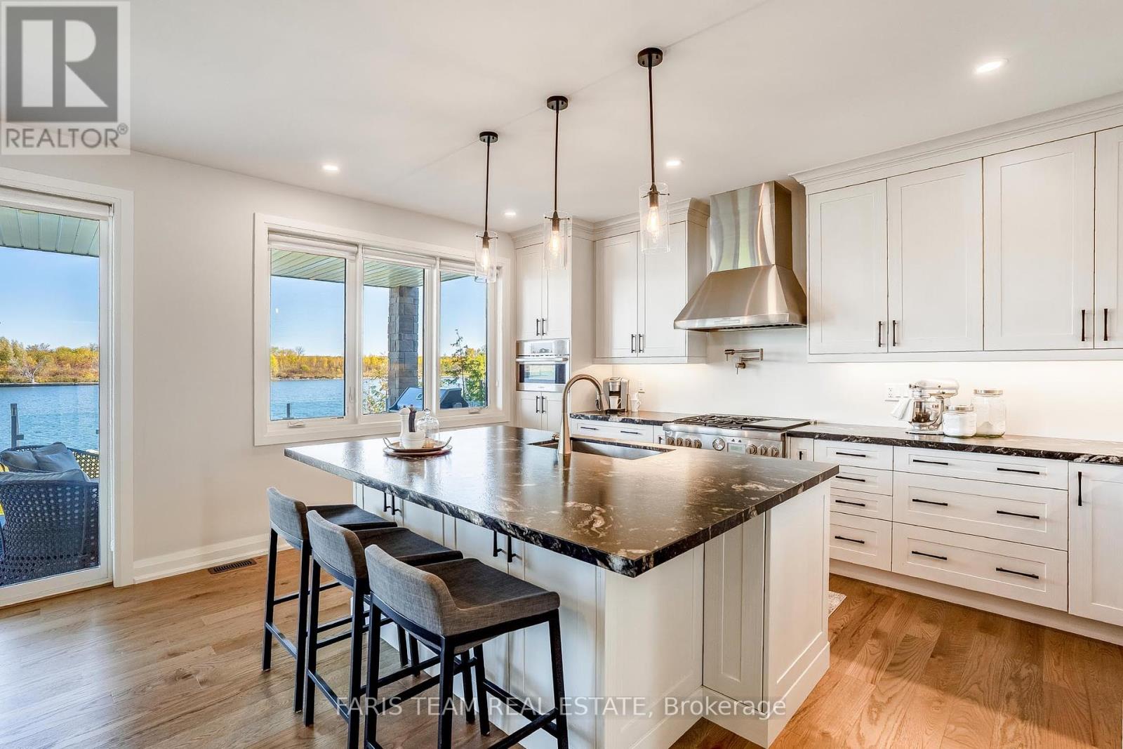 7 Dock Lane, Tay, Ontario  L0K 1R0 - Photo 4 - S12012286