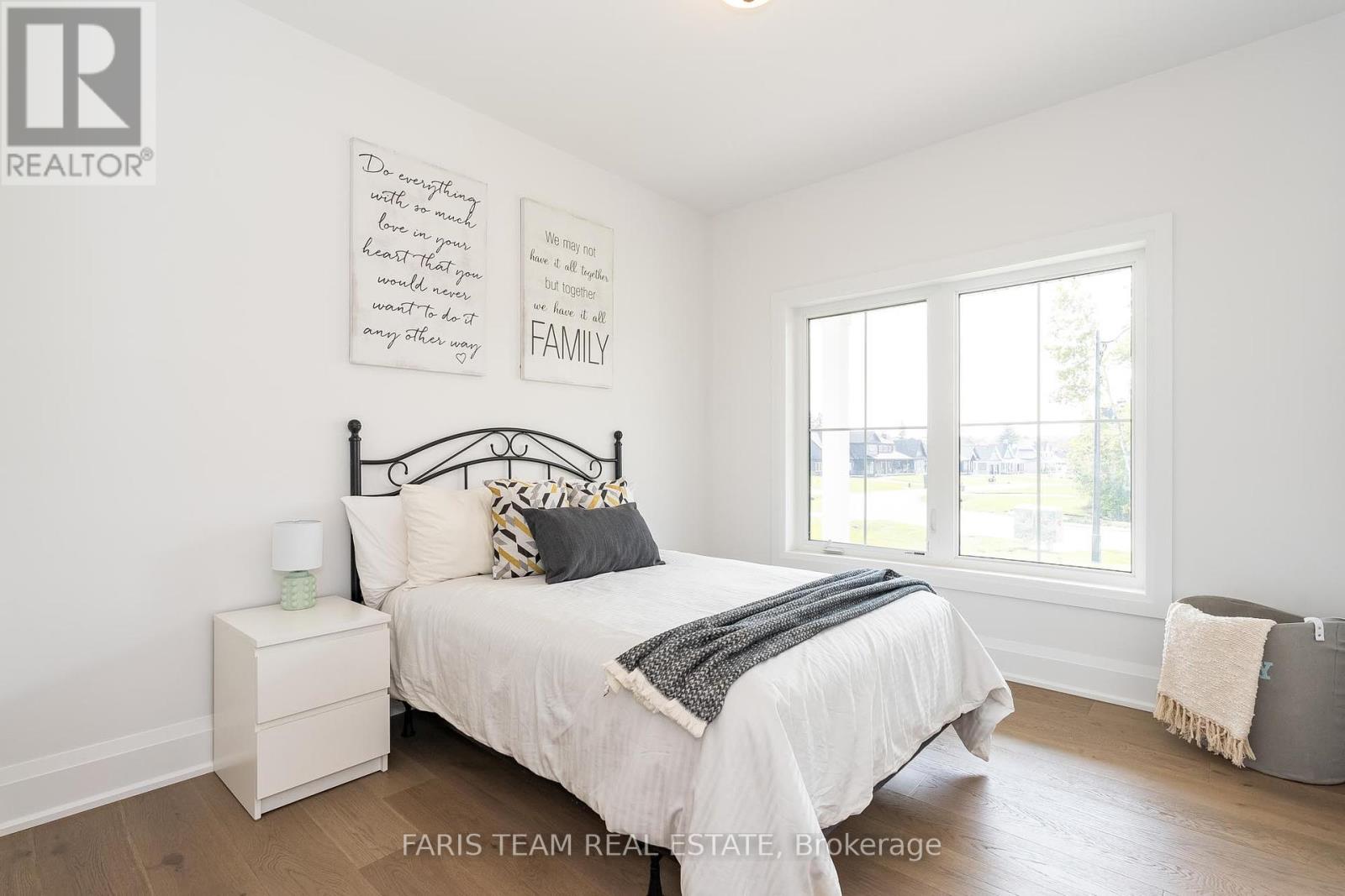 17 Clydesdale Court, Oro-Medonte, Ontario  L0K 1E0 - Photo 14 - S12023072