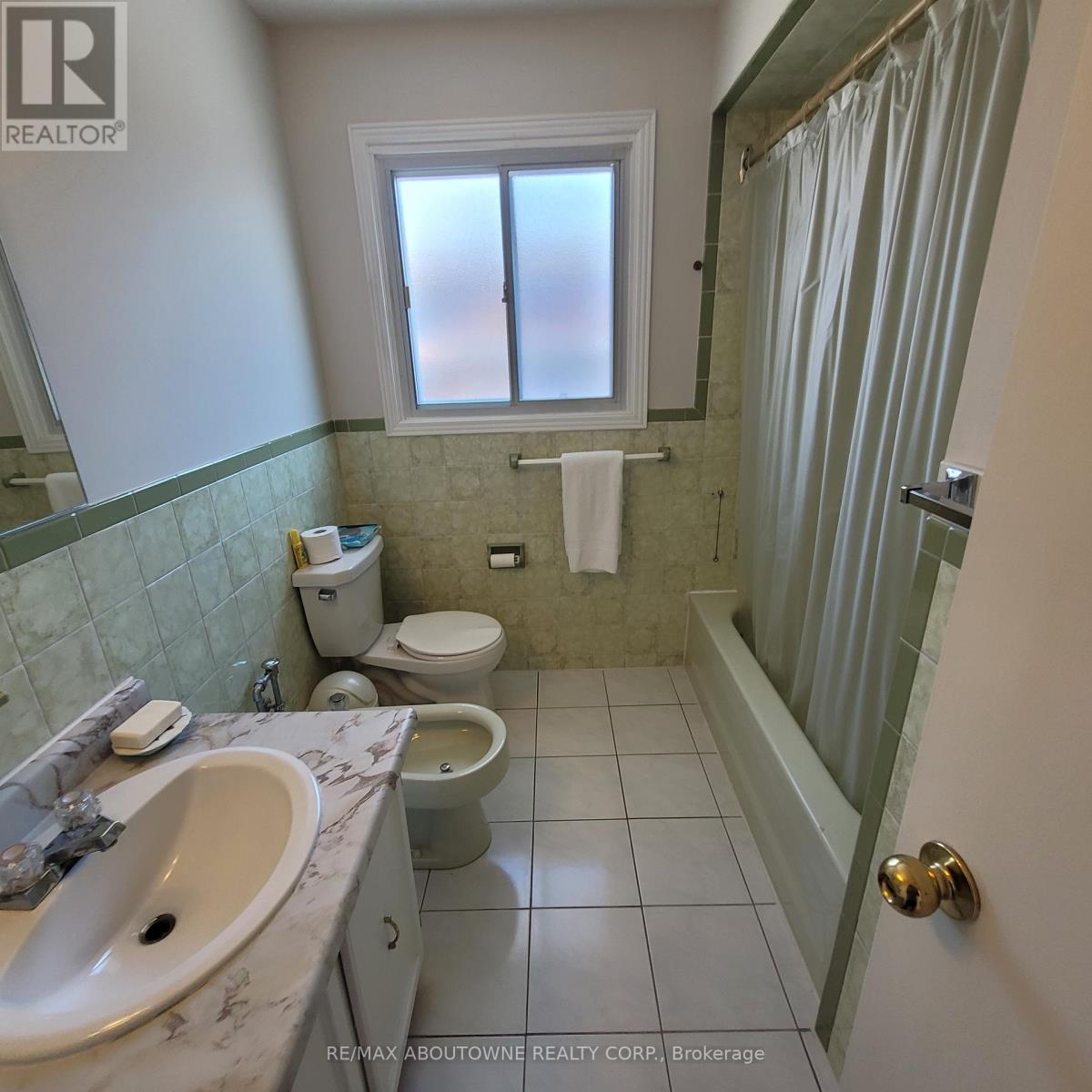 91 Curtis Road, Brampton, Ontario  L6Y 2J6 - Photo 11 - W12057730