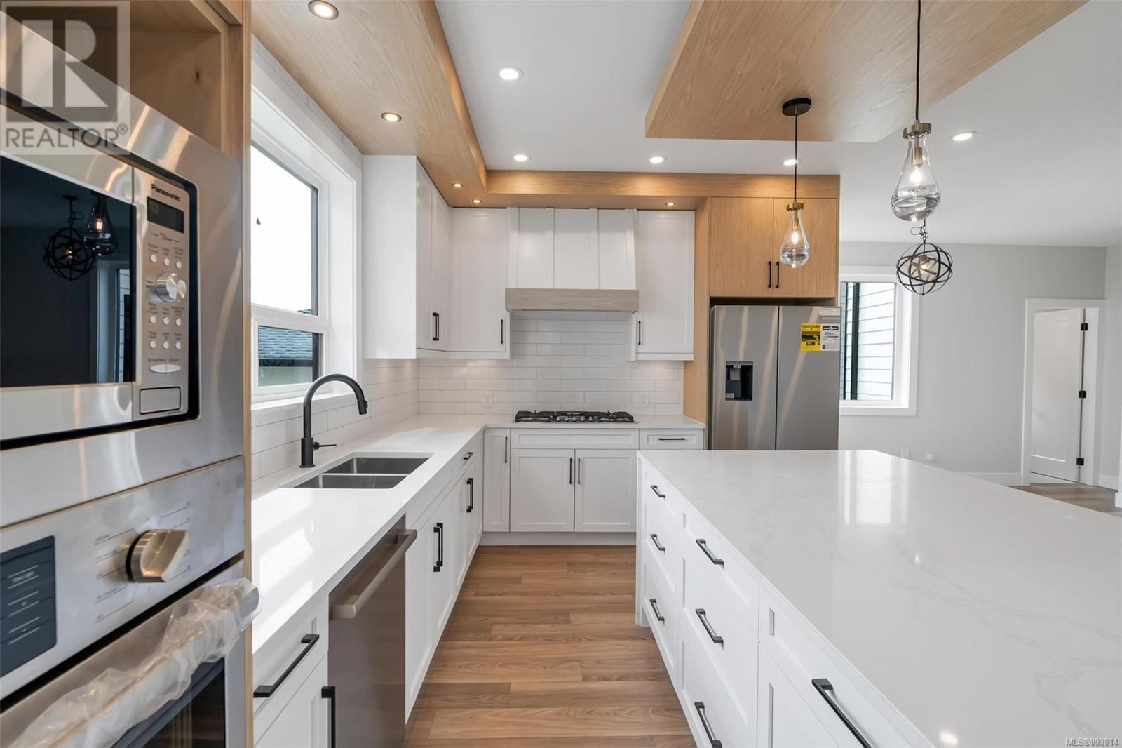 Property at 1358 Sandstone Lane image 3