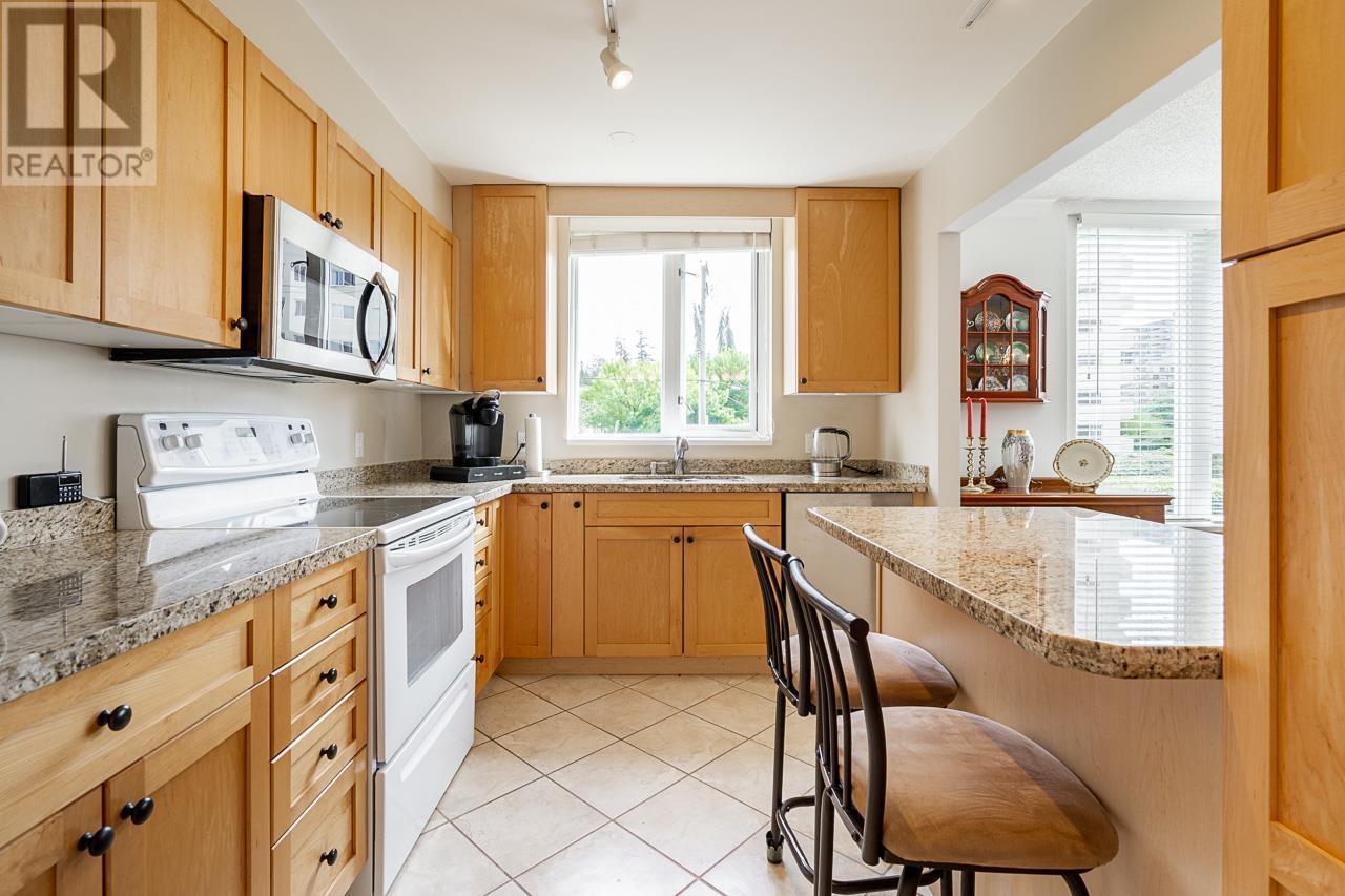 301 2203 Bellevue Avenue, West Vancouver, British Columbia  V7V 4V7 - Photo 4 - R2985317