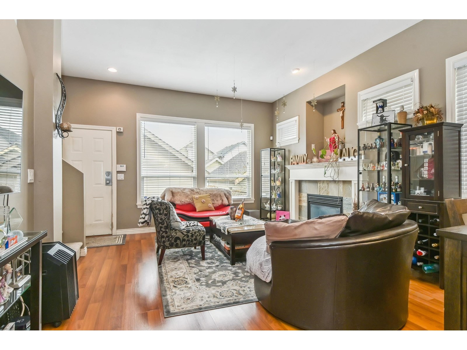 Property at 6680 193A STREET image 3