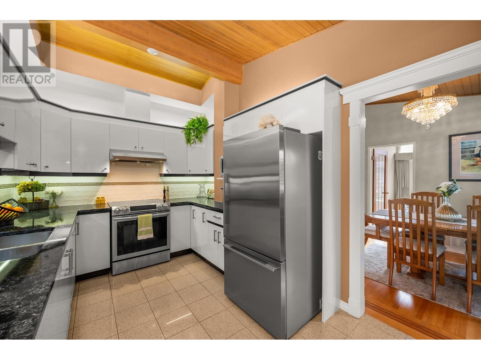 3025 E 59th Avenue, Vancouver, British Columbia  V5S 2B2 - Photo 12 - R2985347