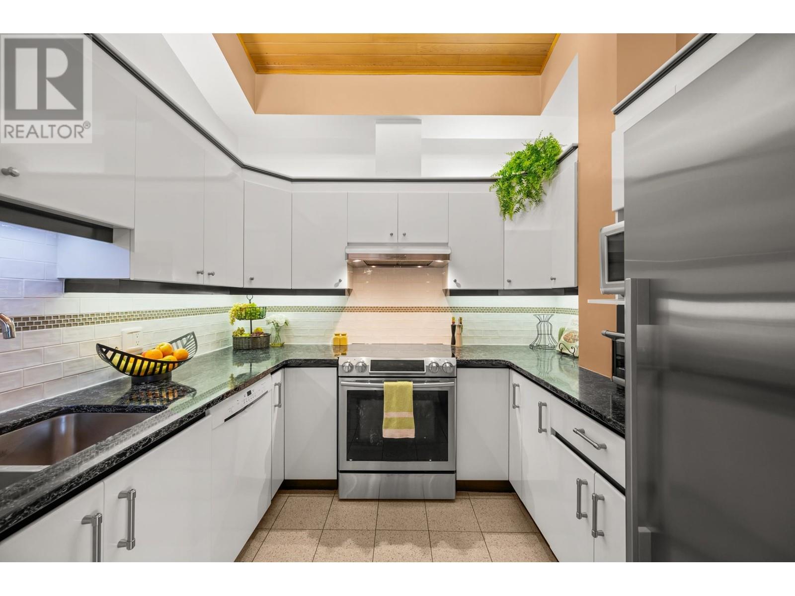 3025 E 59th Avenue, Vancouver, British Columbia  V5S 2B2 - Photo 14 - R2985347