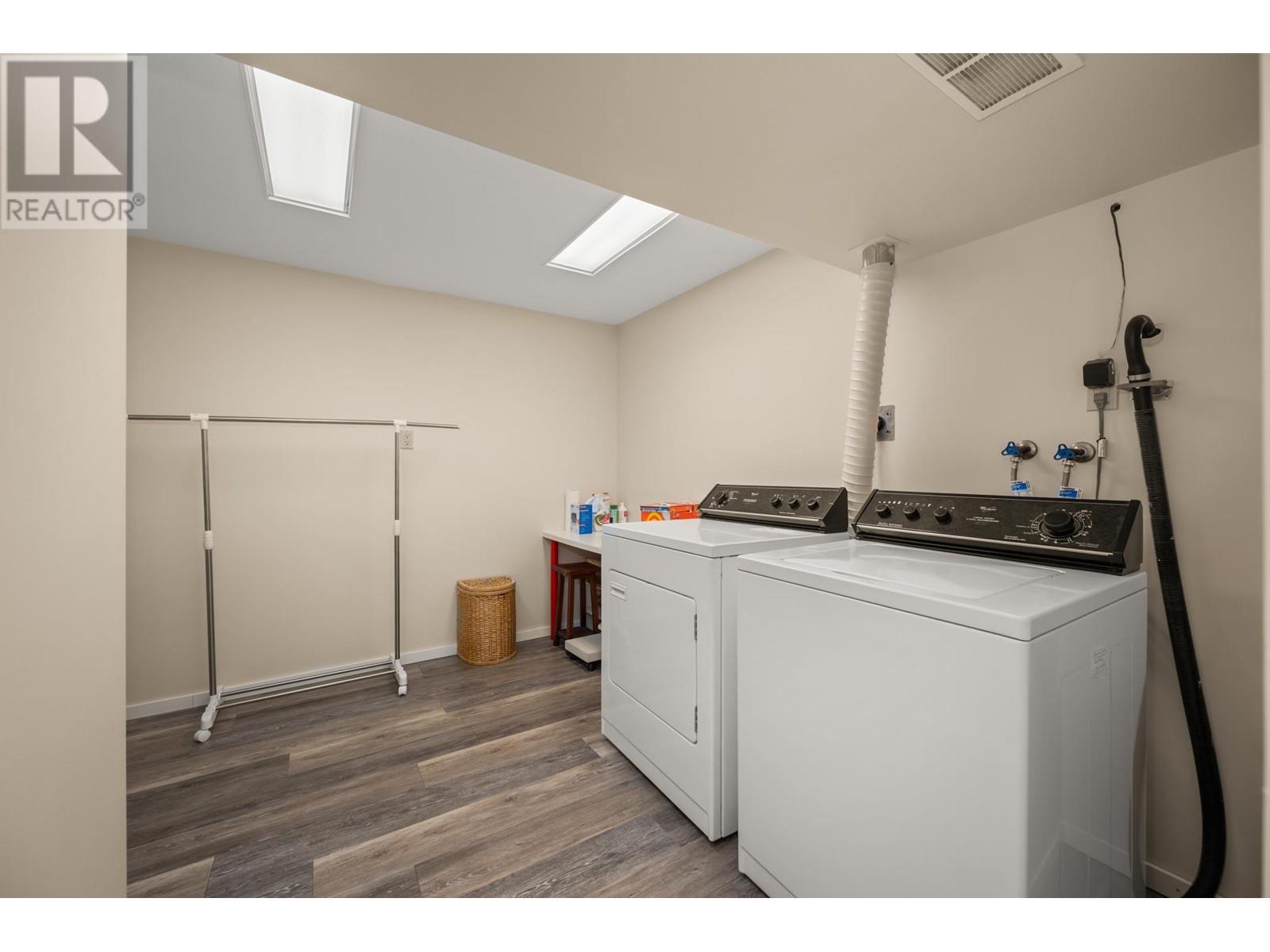 3025 E 59th Avenue, Vancouver, British Columbia  V5S 2B2 - Photo 39 - R2985347