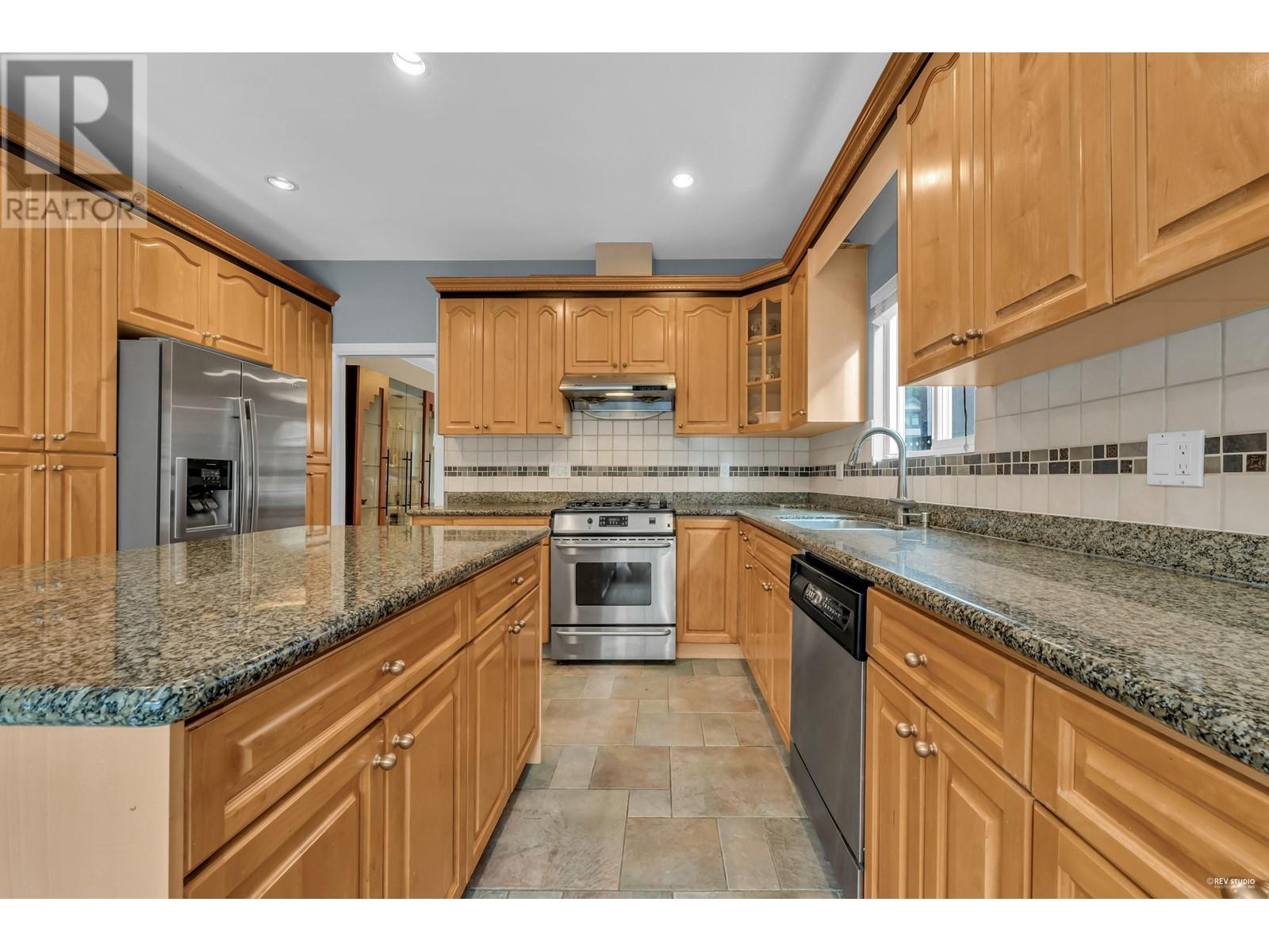 4306 Pinewood Crescent, Burnaby, British Columbia  V5G 2J8 - Photo 7 - R2984713