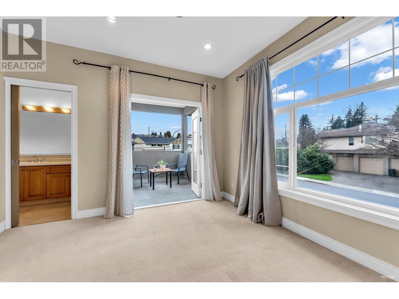 4306 Pinewood Crescent, Burnaby, British Columbia  V5G 2J8 - Photo 14 - R2984713