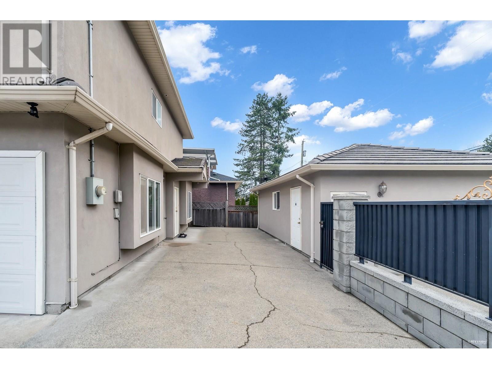 4306 Pinewood Crescent, Burnaby, British Columbia  V5G 2J8 - Photo 32 - R2984713