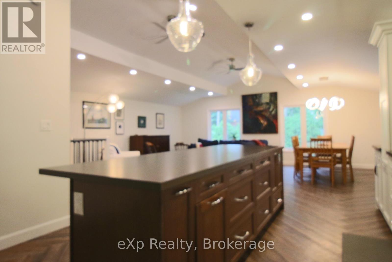 208 Pellisier Street, Grey Highlands, Ontario  N0C 1E0 - Photo 14 - X12055180