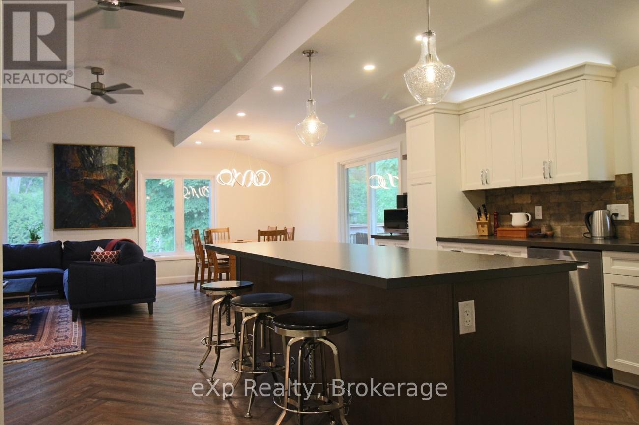 208 Pellisier Street, Grey Highlands, Ontario  N0C 1E0 - Photo 15 - X12055180