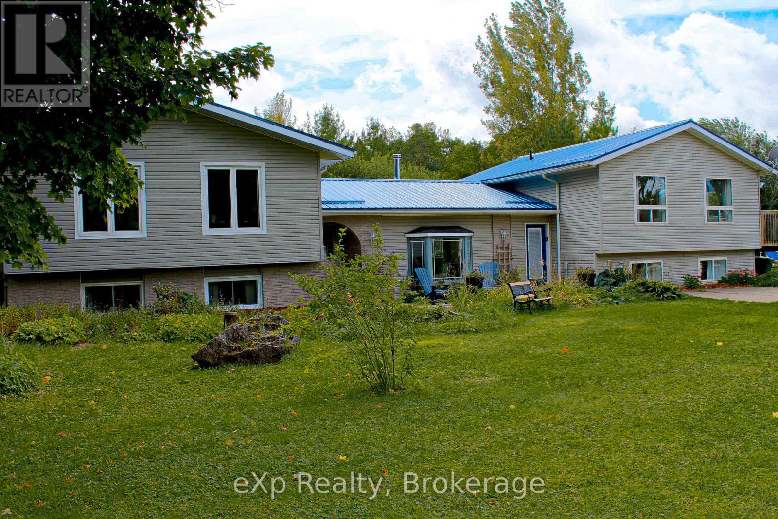 Property at 208 PELLISIER STREET image 2