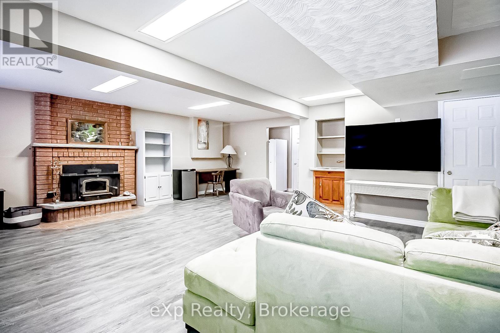 208 Pellisier Street, Grey Highlands, Ontario  N0C 1E0 - Photo 31 - X12055180