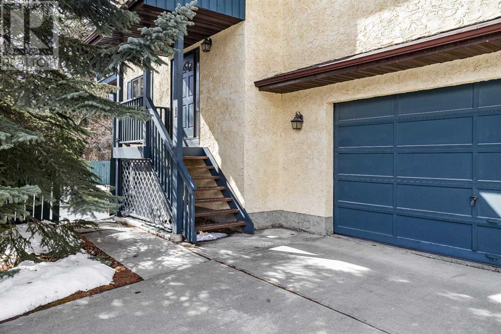 1 Riverview Place, Canmore, Alberta  T1W 2B9 - Photo 3 - A2206237