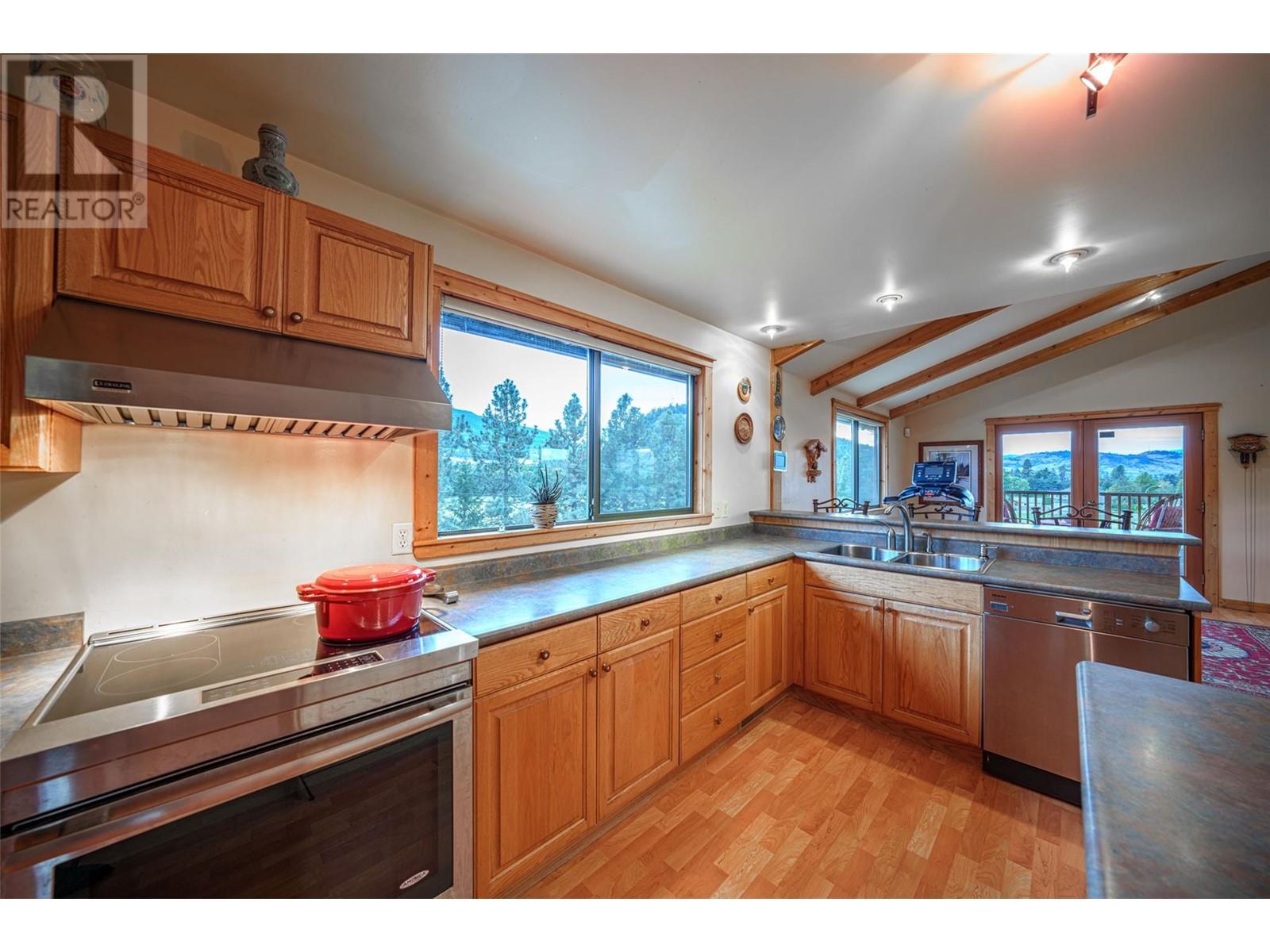 9109 Mackie Drive, Coldstream, British Columbia  V1B 1H1 - Photo 18 - 10341168