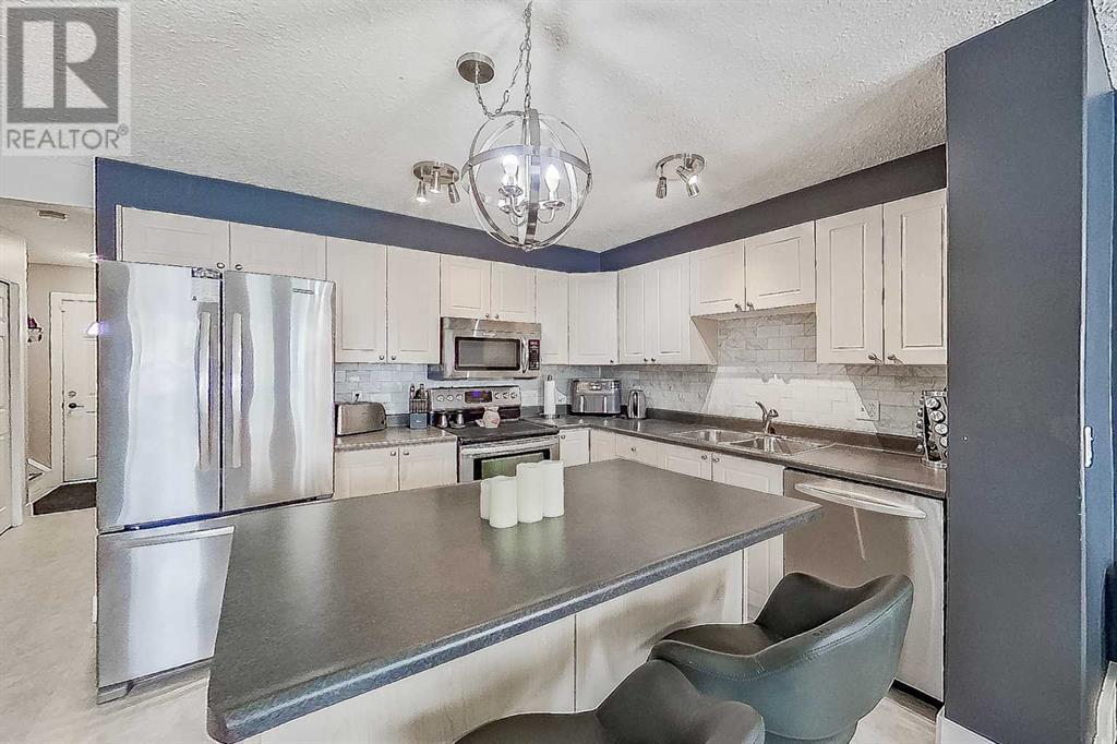 Property at 112 Bruin Bay image 4