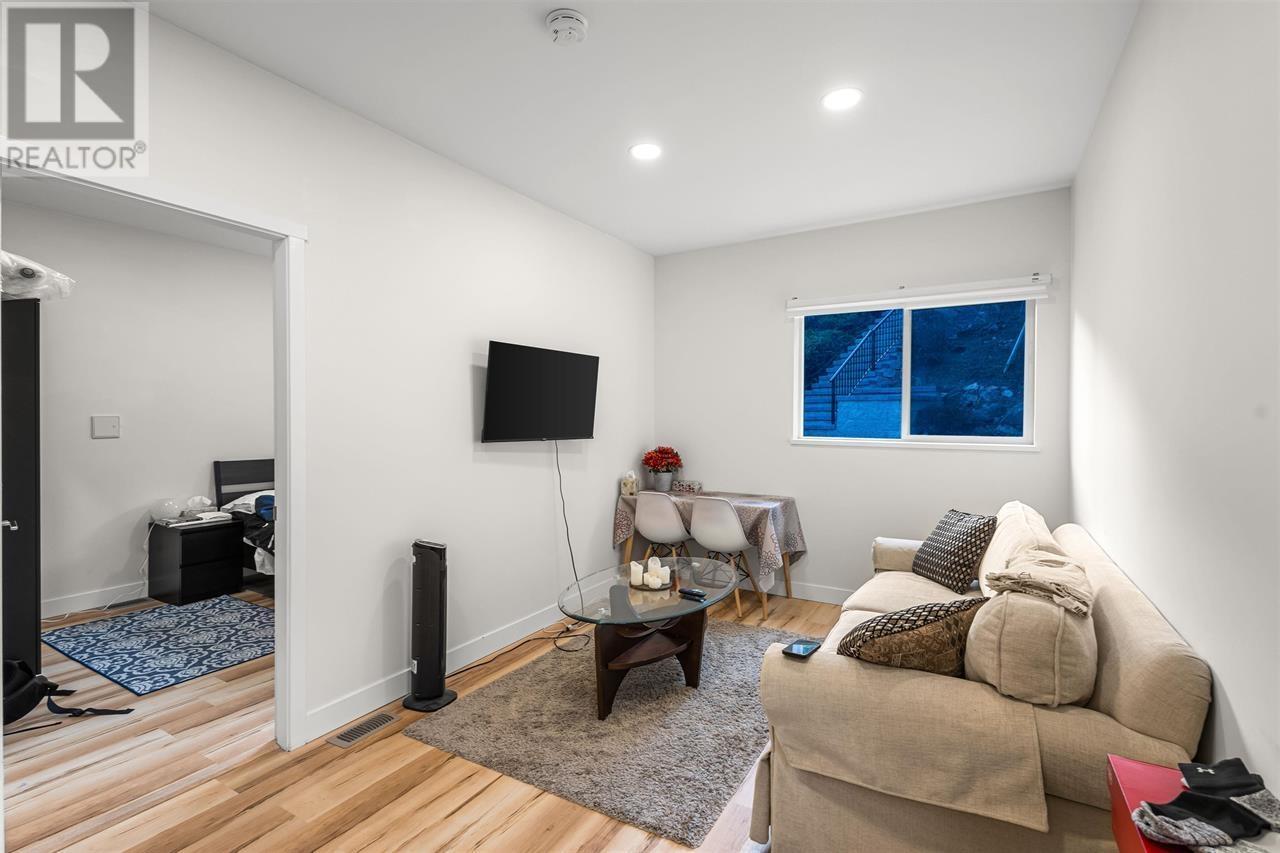 497 Craigmohr Drive, West Vancouver, British Columbia  V7S 1W7 - Photo 33 - R2985364