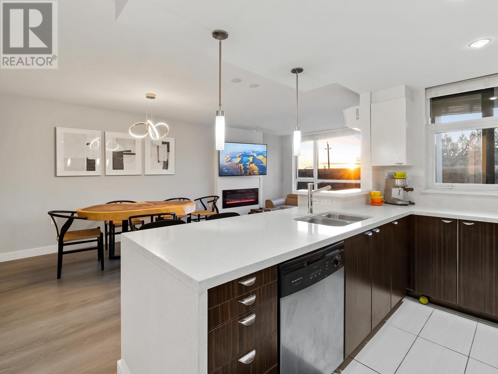 308 160 W 3rd Street, North Vancouver, British Columbia  V7M 0A9 - Photo 5 - R2985055