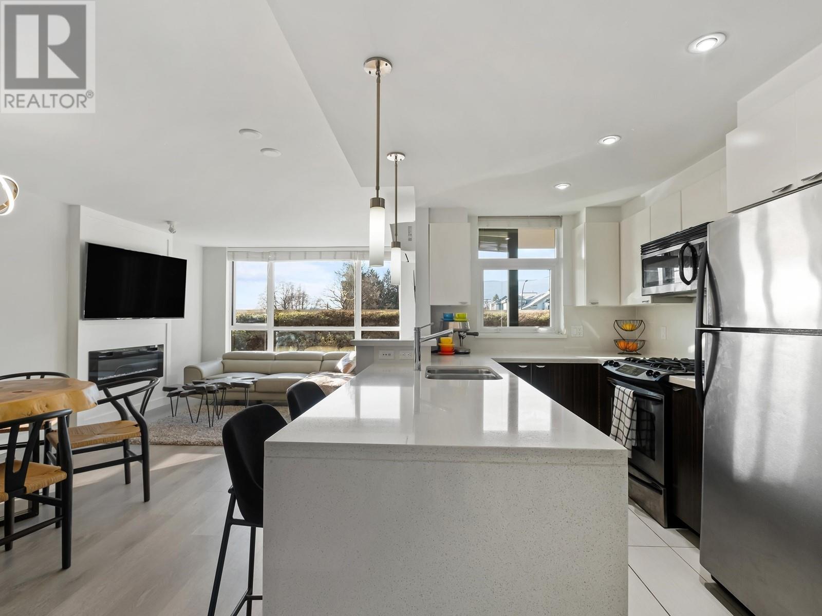 308 160 W 3rd Street, North Vancouver, British Columbia  V7M 0A9 - Photo 4 - R2985055