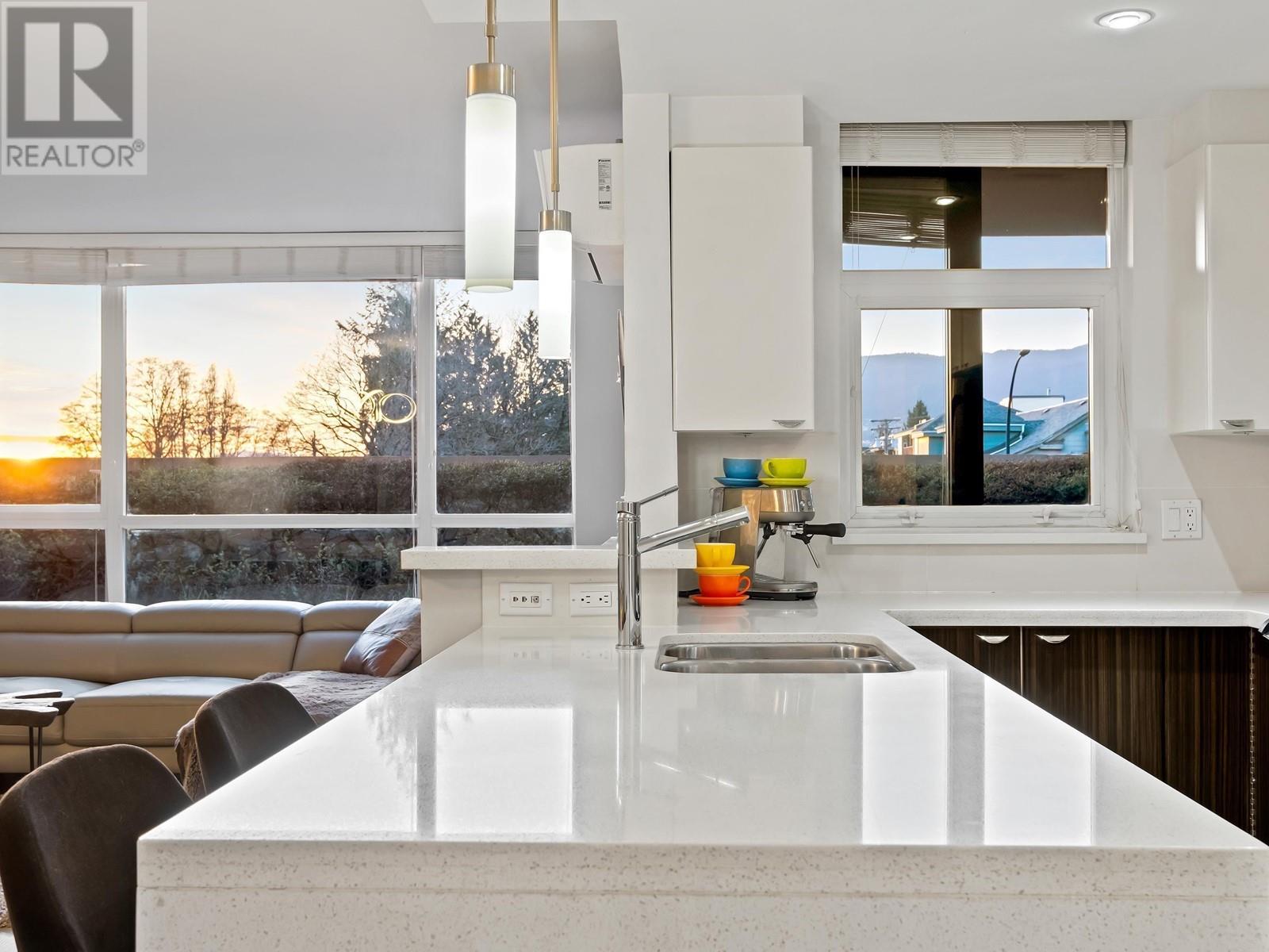 308 160 W 3rd Street, North Vancouver, British Columbia  V7M 0A9 - Photo 6 - R2985055