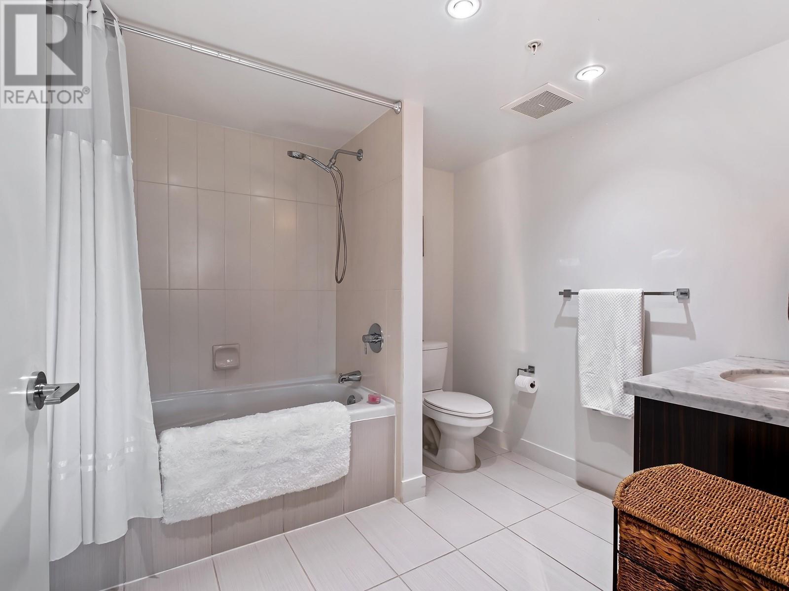 308 160 W 3rd Street, North Vancouver, British Columbia  V7M 0A9 - Photo 19 - R2985055