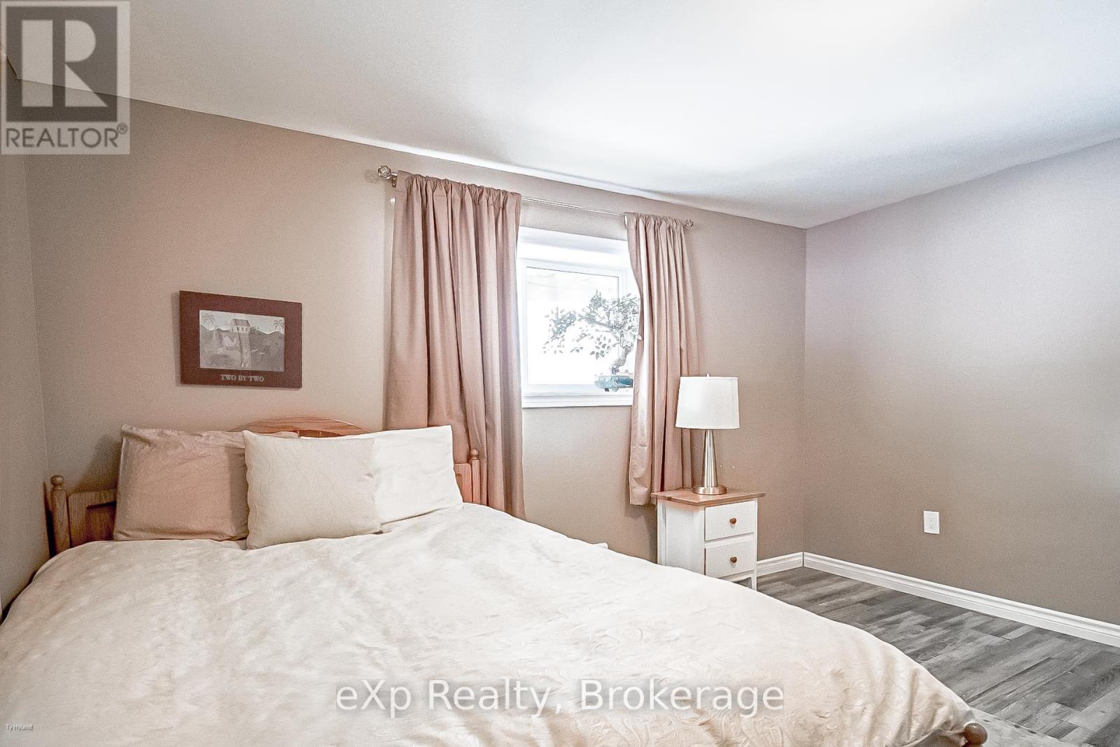 208 Pellisier Street, Grey Highlands, Ontario  N0C 1E0 - Photo 30 - X12055180