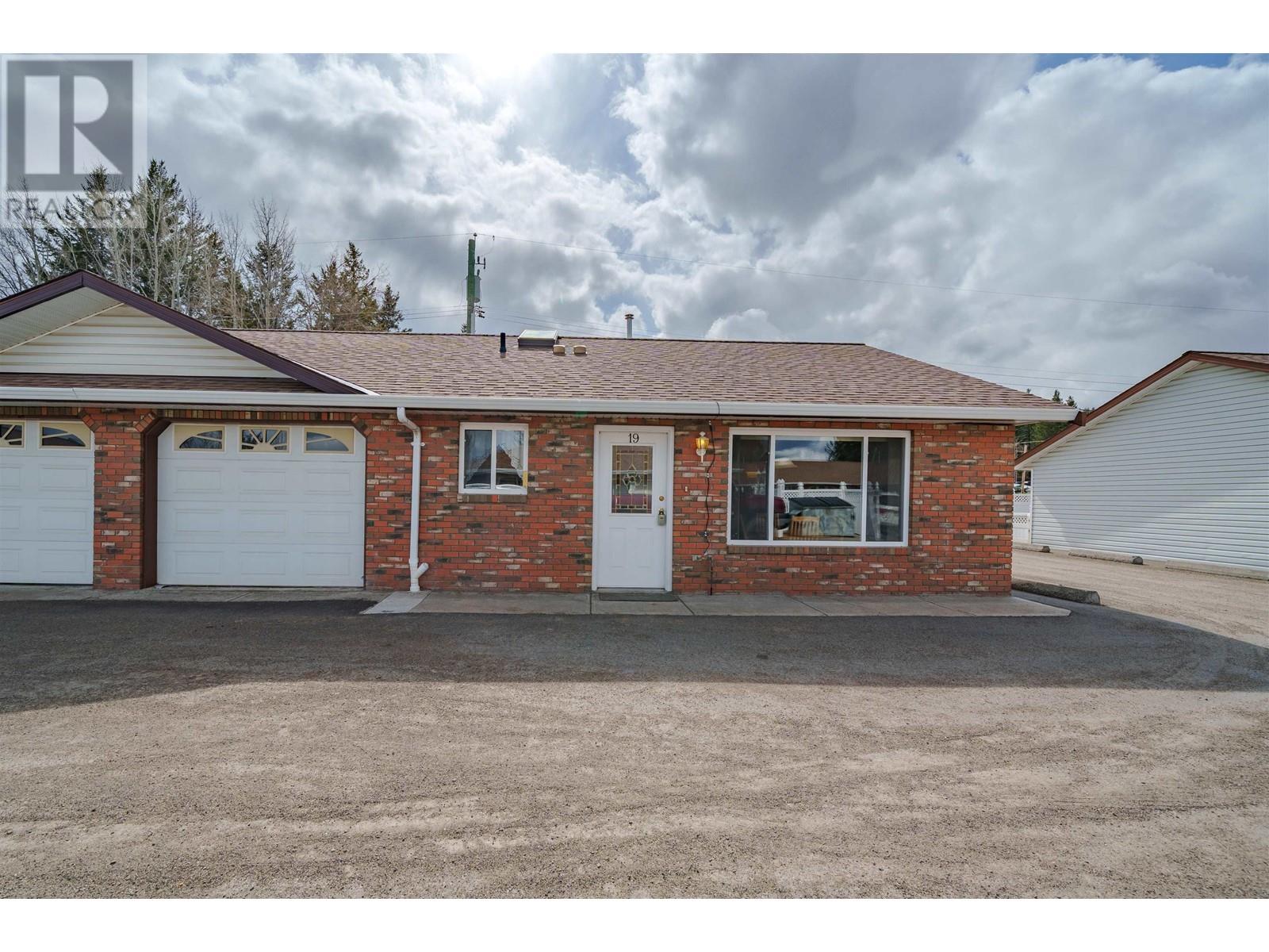 19 204 8TH STREET, 100 Mile House, British Columbia