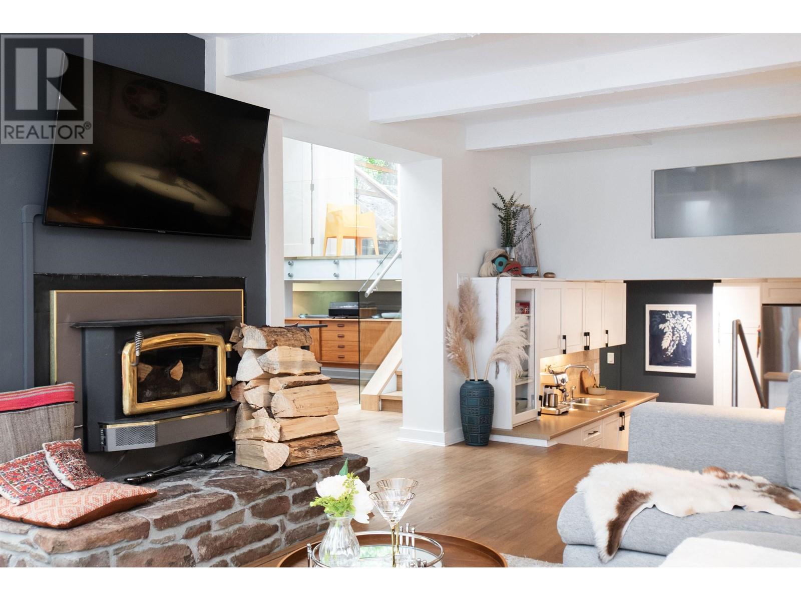 1043 Kinloch Lane, North Vancouver, British Columbia  V7G 1V8 - Photo 12 - R2984575