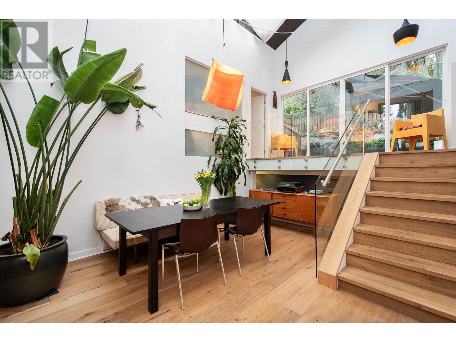 1043 Kinloch Lane, North Vancouver, British Columbia  V7G 1V8 - Photo 6 - R2984575